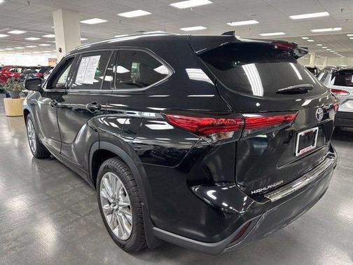 Midnight Black Metallic 2020 Toyota Highlander Limited