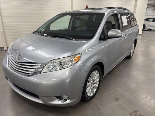 2014 Toyota Sienna XLE