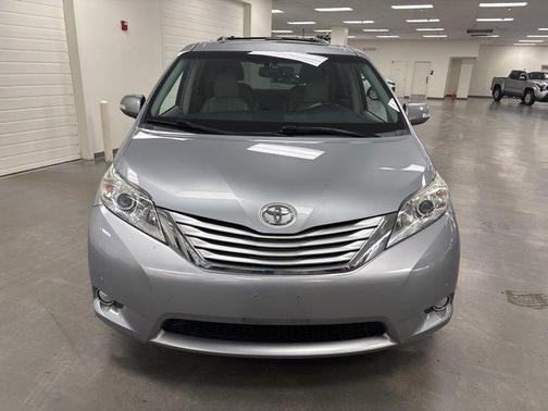 2014 Toyota Sienna XLE