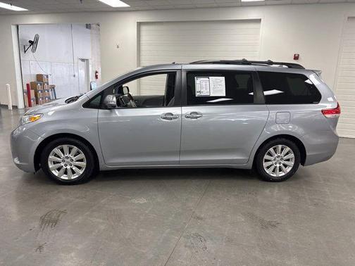 2014 Toyota Sienna XLE