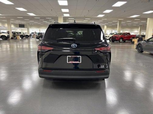 2022 Toyota Sienna XLE