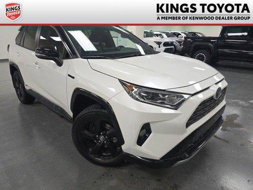 2020 Toyota RAV4 Hybrid SE