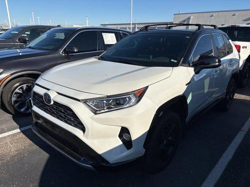 2020 Toyota RAV4 Hybrid SE
