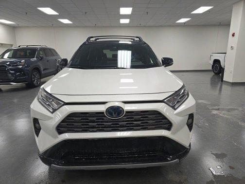 2020 Toyota RAV4 Hybrid SE