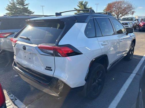 2020 Toyota RAV4 Hybrid SE
