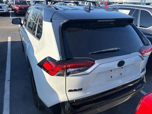 2020 Toyota RAV4 Hybrid SE