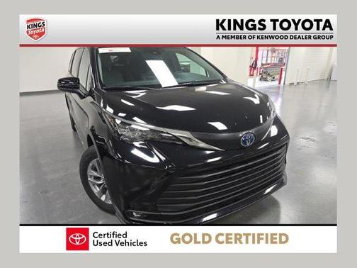Midnight Black 2025 Toyota Sienna XLE
