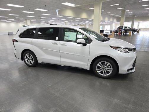 Pearl 2026 Toyota Sienna Limited