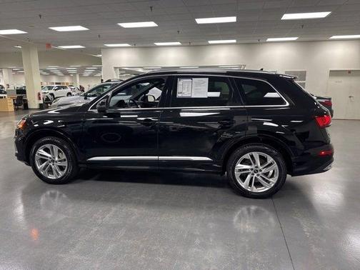 2023 Audi Q7 45 Premium