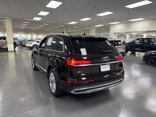 2023 Audi Q7 45 Premium