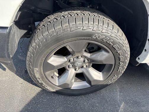Bright White Clearcoat 2021 RAM 1500 Big Horn/Lone Star