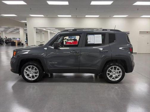 Graphite Gray 2022 Jeep Renegade Latitude