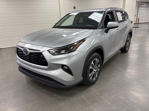 2023 Toyota Highlander Hybrid XLE