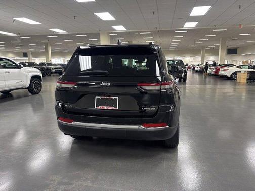 2023 Jeep Grand Cherokee Laredo