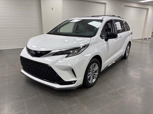 2023 Toyota Sienna XSE 7 Passenger