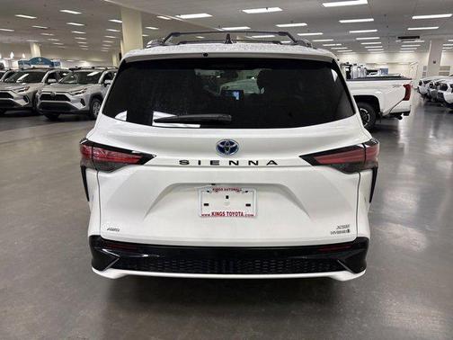 2023 Toyota Sienna XSE 7 Passenger