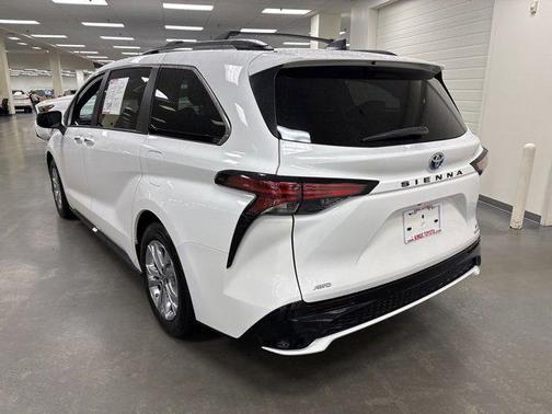 2023 Toyota Sienna XSE 7 Passenger
