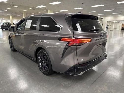 2021 Toyota Sienna XSE 7 Passenger