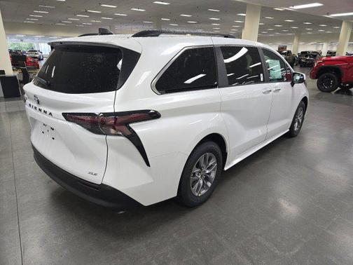 Pearl 2026 Toyota Sienna XLE