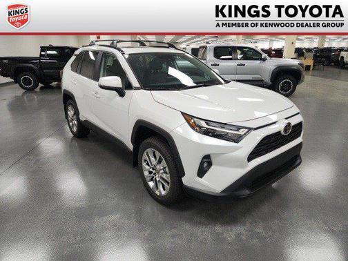 2025 Toyota RAV4 XLE Premium