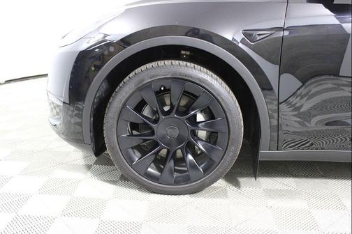 2024 Tesla Model Y Long Range Dual Motor All-Wheel Drive