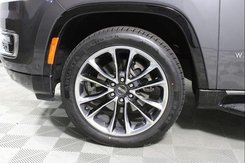 2022 Jeep Wagoneer Series II 4x2