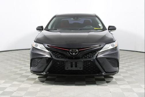 Midnight Black Metallic 2018 Toyota Camry XSE
