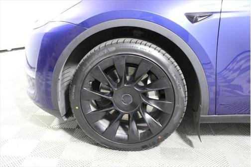 2023 Tesla Model Y Base