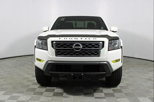 Glacier White 2023 Nissan Frontier SV