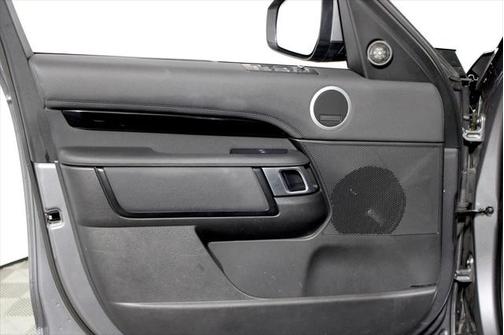 2022 Land Rover Discovery P300 S