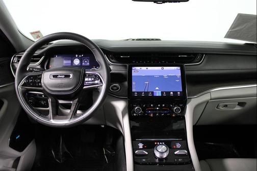 2022 Jeep Grand Cherokee Altitude