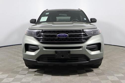 Photo 3 of 32 of 2020 Ford Explorer XLT