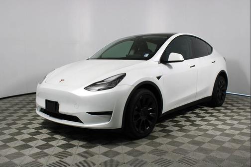 2022 Tesla Model Y Long Range Dual Motor All-Wheel Drive