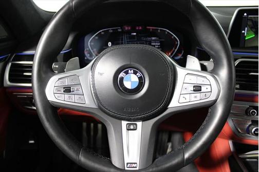 2022 BMW 740 i