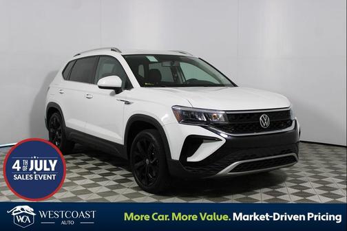 Pure White 2022 Volkswagen Taos SE