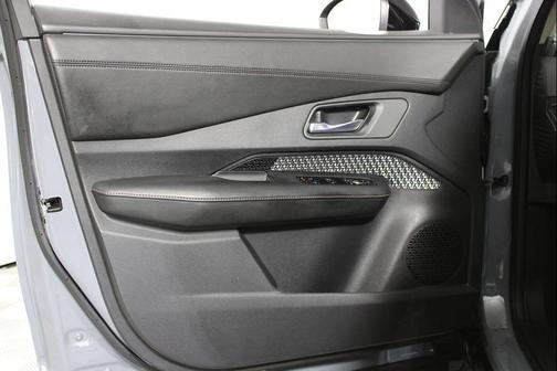 2024 Nissan ARIYA VENTURE+