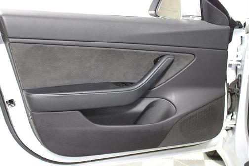 Pearl White Multi-Coat 2019 Tesla Model 3 Standard Range Plus