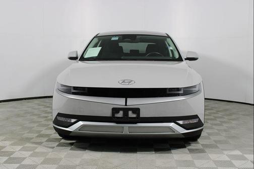 2024 Hyundai IONIQ 5 SE