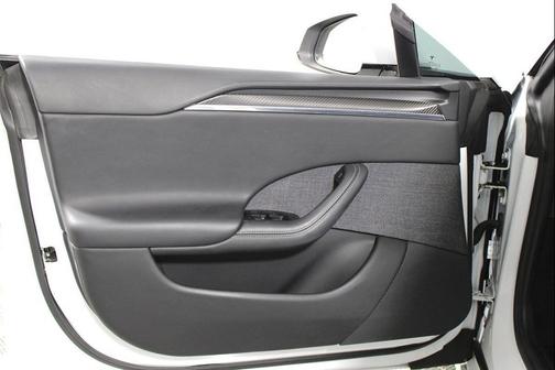 2022 Tesla Model S Plaid