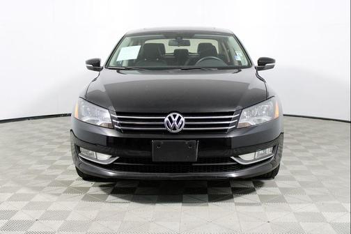 Black Uni 2015 Volkswagen Passat 1.8T Auto SE w/Sunroof & Nav