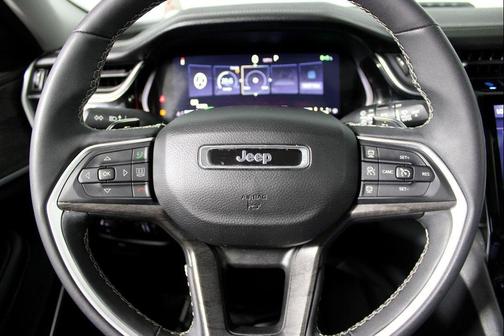 Diamond Black Crystal Pearlcoat 2023 Jeep Grand Cherokee 4xe Base