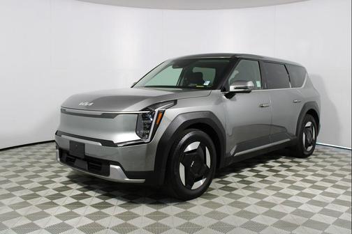 Pebble Gray 2024 Kia EV9 Light Short Range