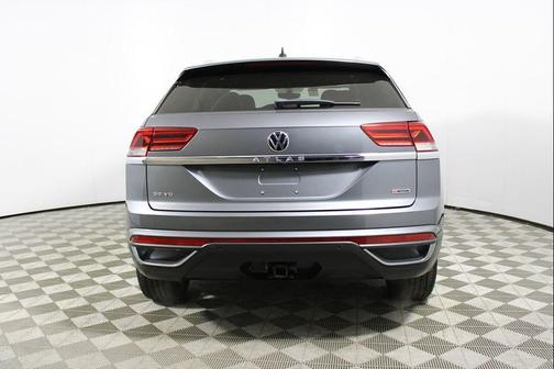 Platinum Gray Metallic 2021 Volkswagen Atlas Cross Sport 3.6L V6 SE w/Technology