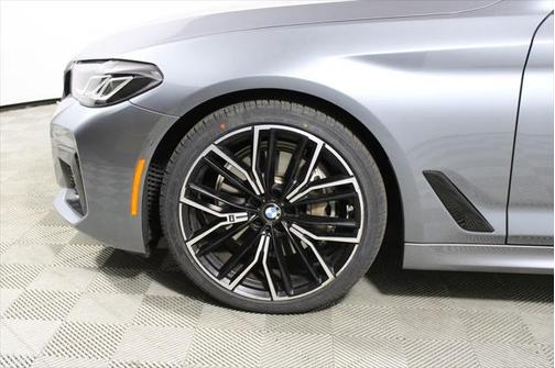 2022 BMW 540 i