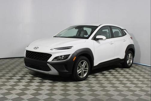 Lunar White 2023 Hyundai KONA SE