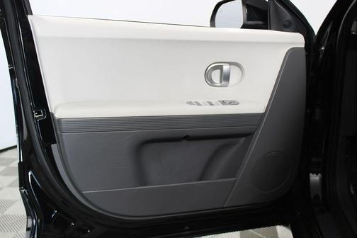 2024 Hyundai IONIQ 5 SE