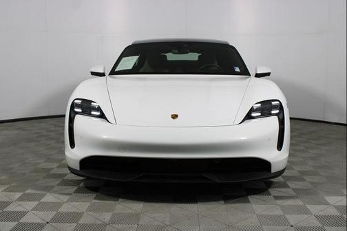 2022 Porsche Taycan 