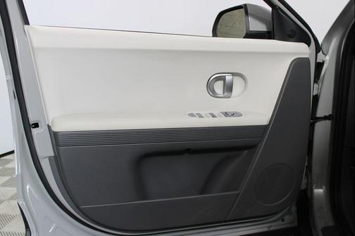 2024 Hyundai IONIQ 5 SE