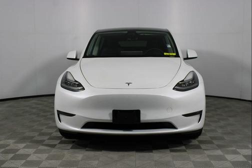 Pearl White Multi-Coat 2022 Tesla Model Y Long Range Dual Motor All-Wheel Drive