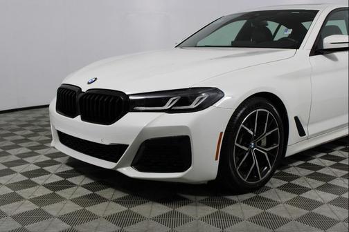 2022 BMW 530 i